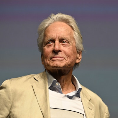 Michael Douglas präsentierte im Juli 2025 im Grandhotel Thermal in Karlsbad die restaurierte Fassung von „Einer flog über das Kuckucksnest“.