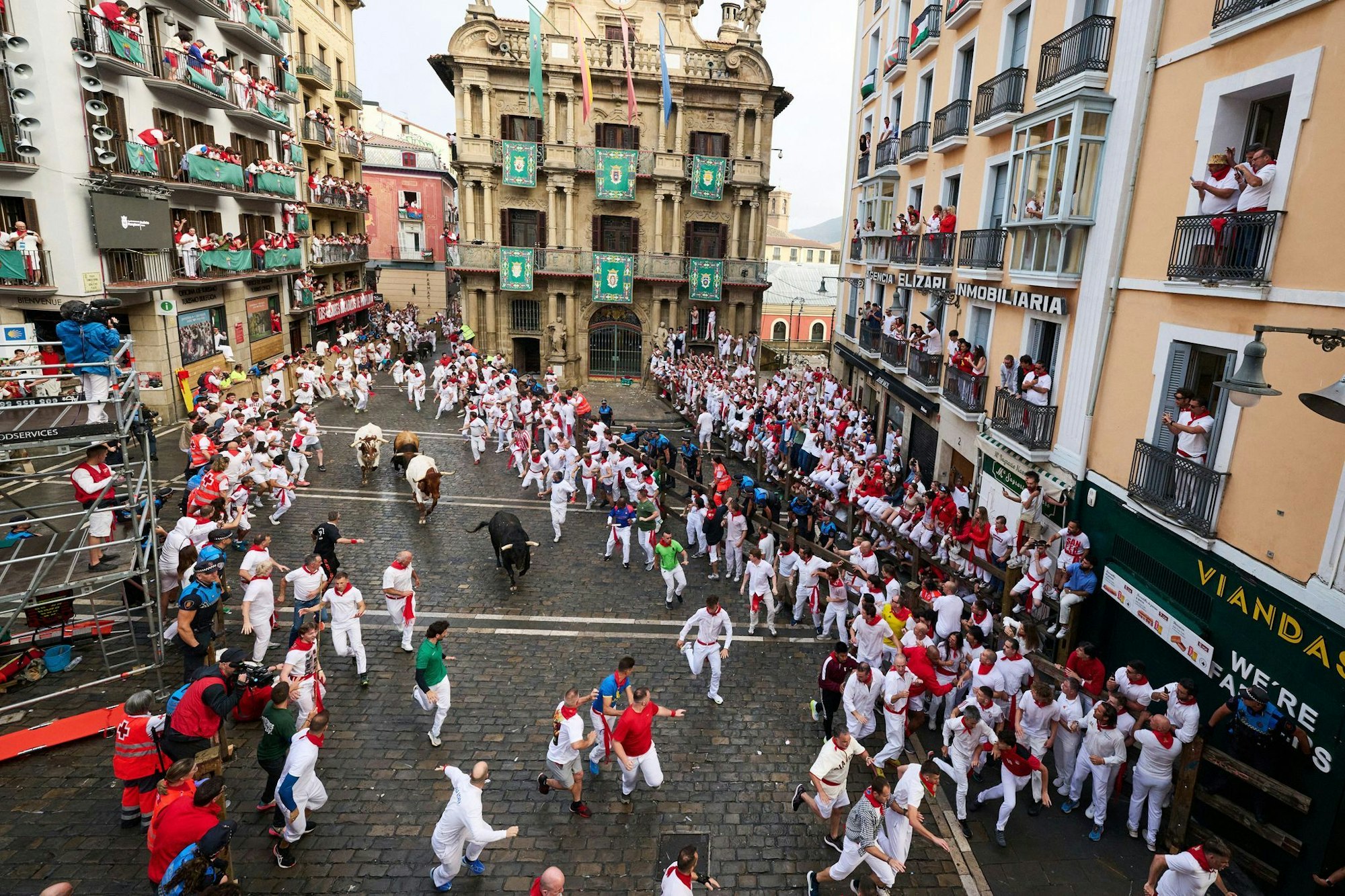 Das Fest in Pamplona dem Stadtheiligen San Fermín gewidmet.