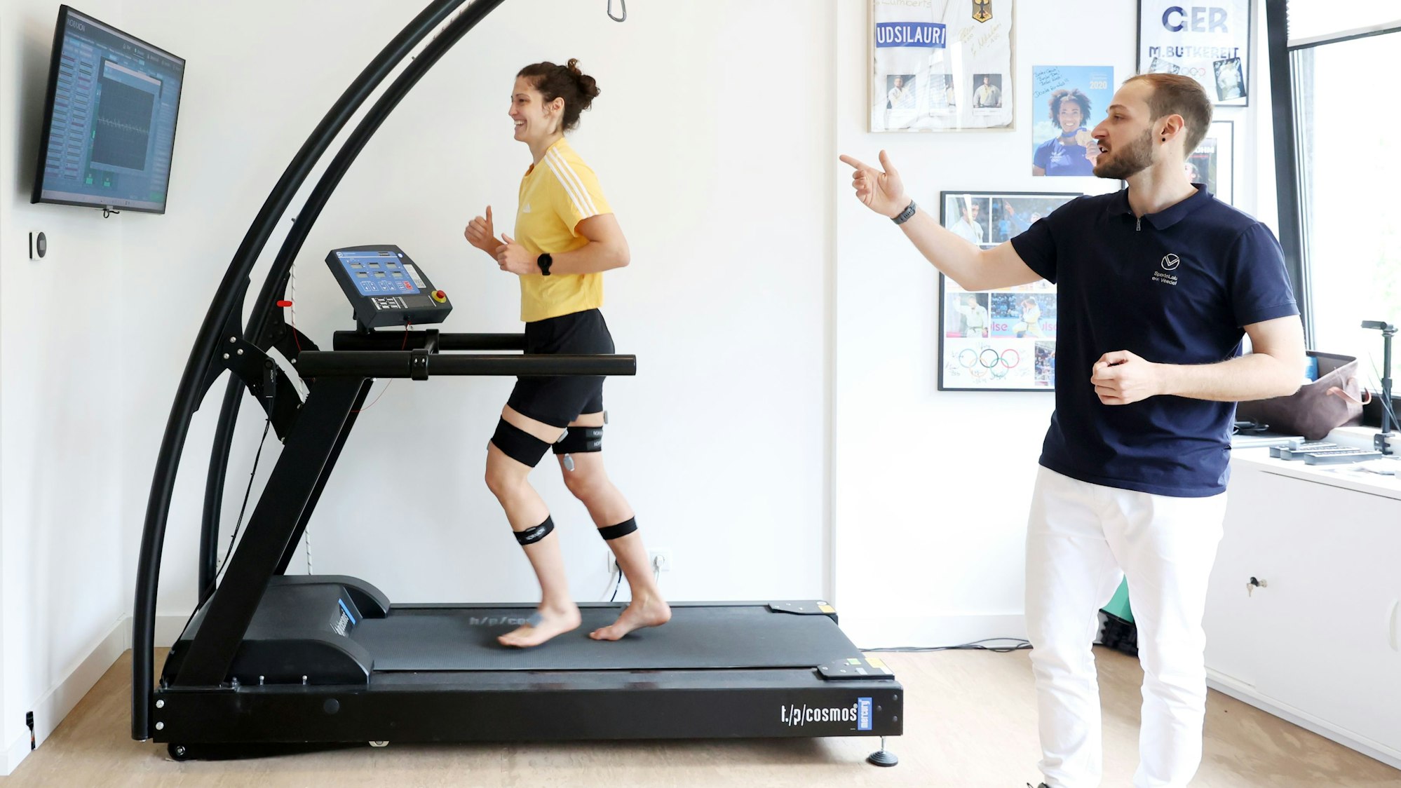 Judoka Miriam Butkereit bei der Gang- und Laufanalyse mit Sportwissenschaftler Giordano Scinicarelli