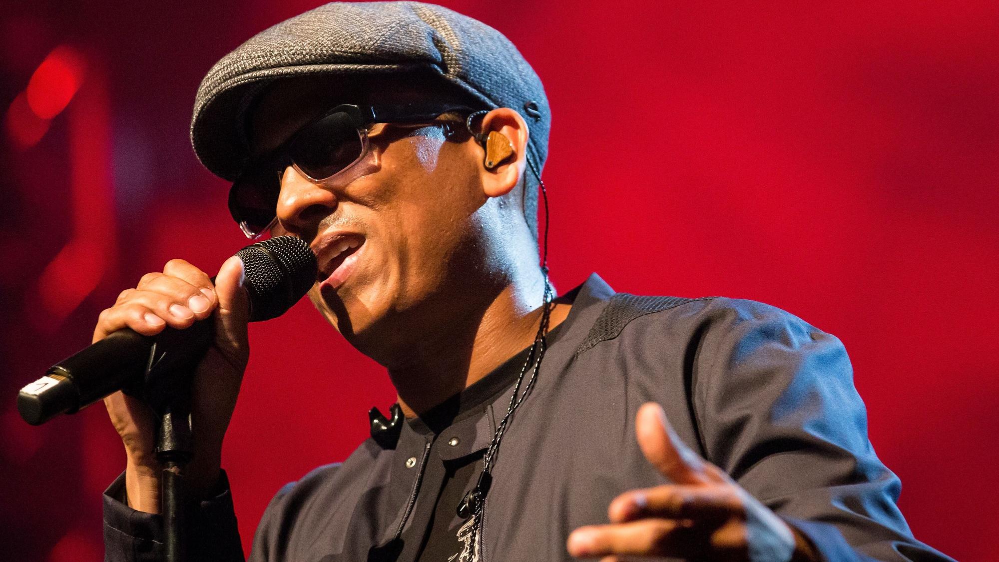 Der deutsche Sänger Xavier Naidoo steht beim Blue Balls Festival in der Schweiz auf der Bühne.