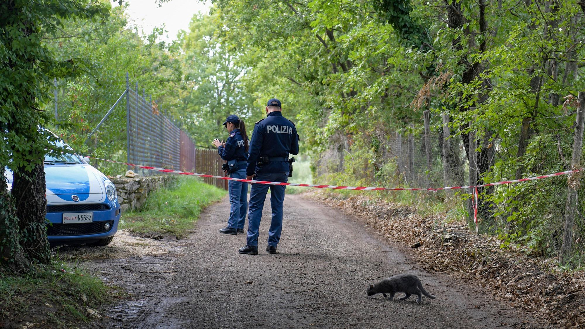 Die italienische Polizei untersucht einen Tatort.