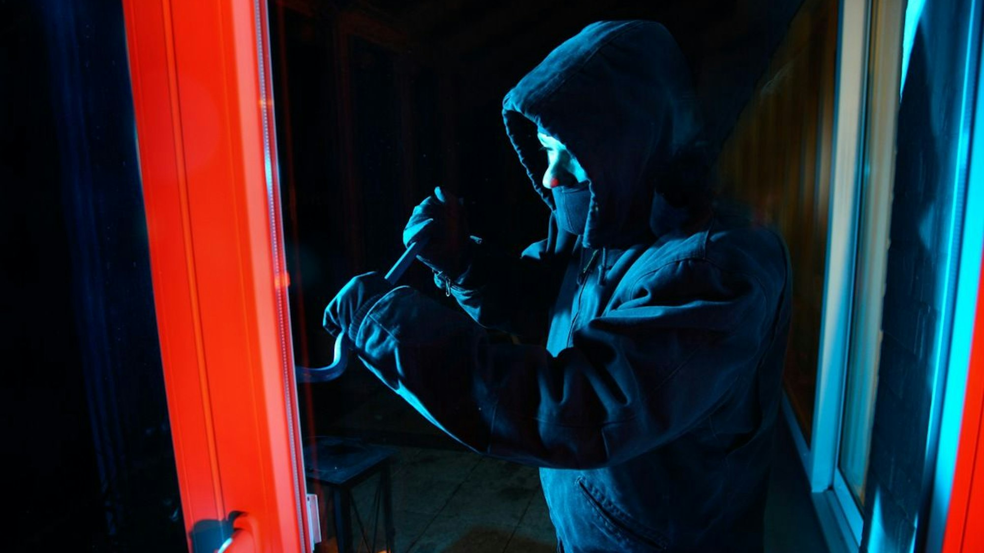 POL-ME: Hoher Schaden bei Einbruch in Werkstatt - 2507039