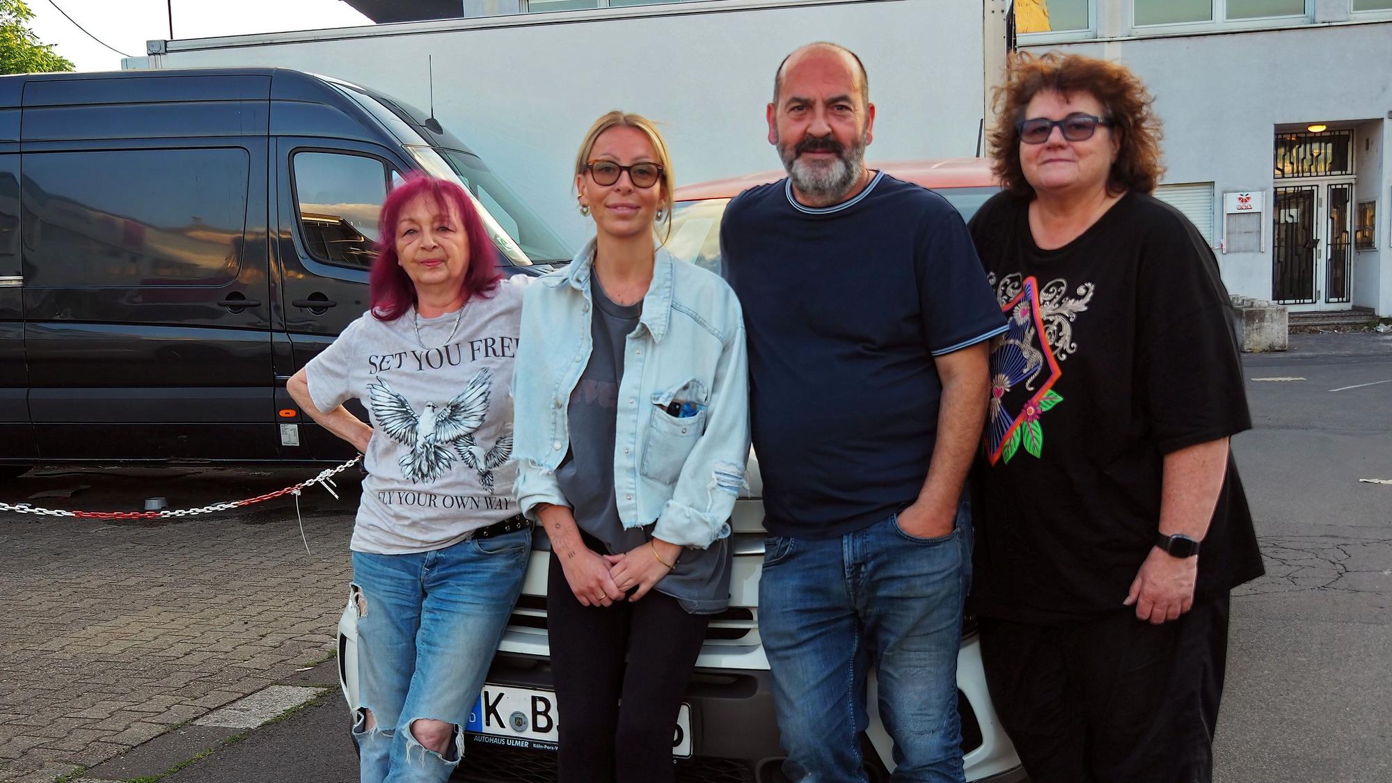 Gabriela Biesek, Mania Levringhaus, Bruno Spatola , Cerstin Heinrichs und ihre Mitstreiter wollen die freilebenden Katzen vom Großmarkt umsiedeln.