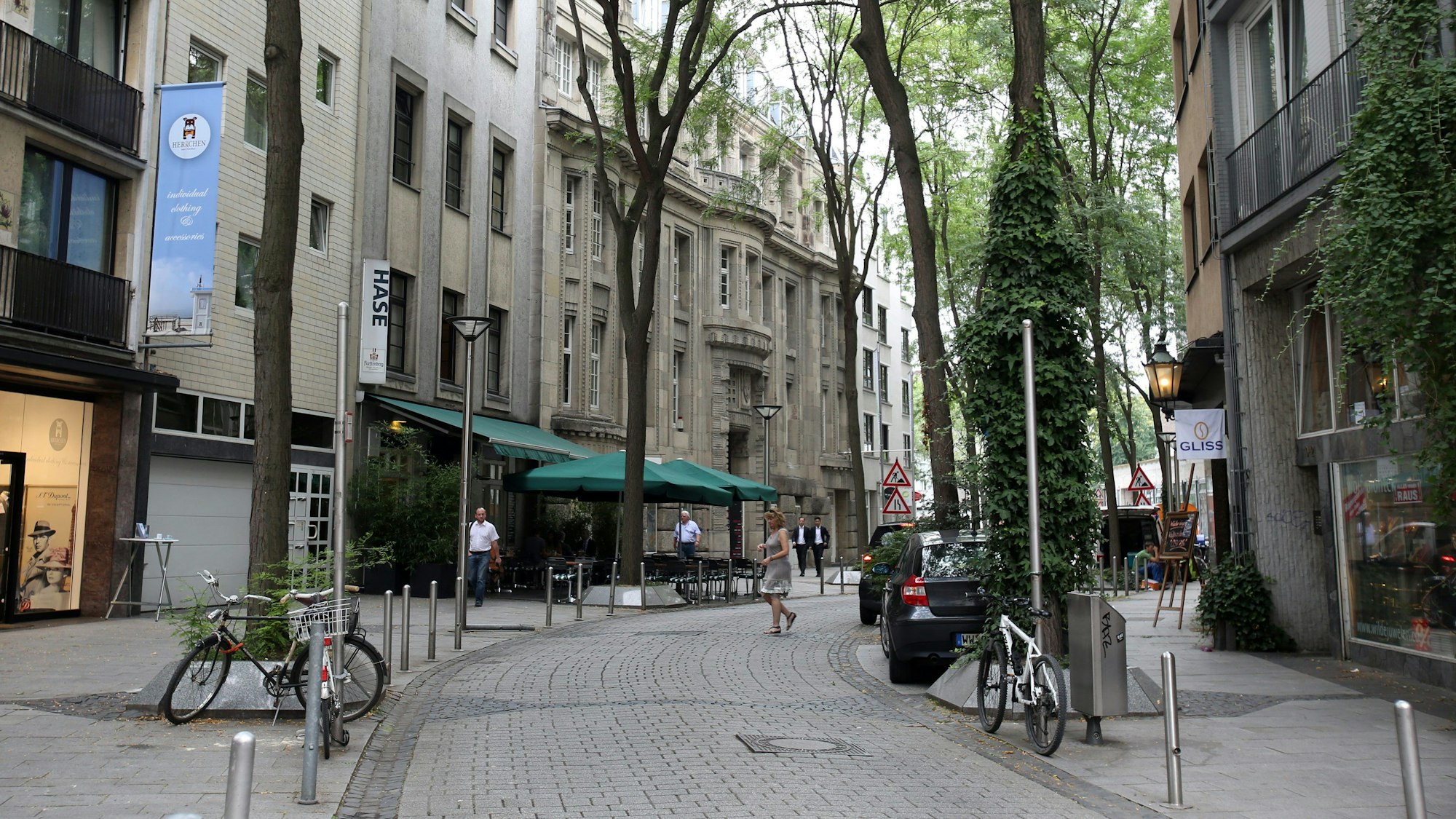 20130724
Schandflecke: St. Apern Str. gegenueber der Aposteln Str.
Hier: St. Apern Str.
Foto: Martina Goyert
Mitarbeiternummer Ksta : 11914
Phone: 0173-9012916
E-Mail: mgoyert@web.de