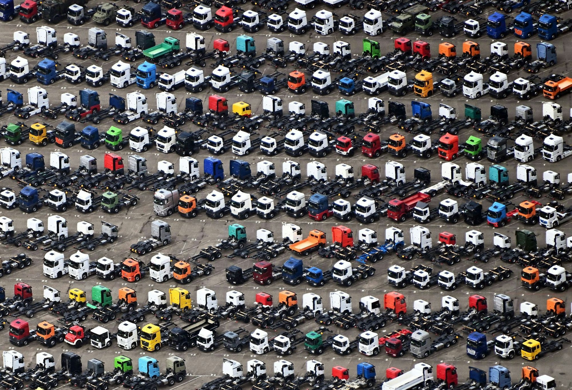 Der Absatz von Mercedes-Benz Trucks ist zuletzt gesunken. (Archivbild)