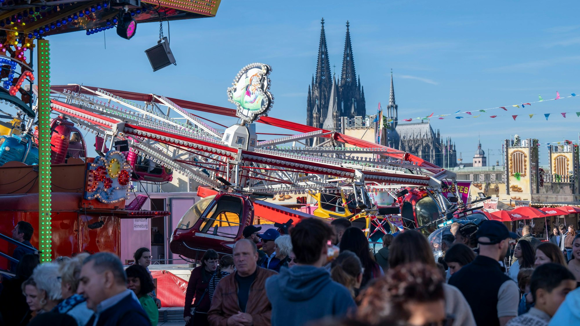 Die Herbstkirmes 2024 könnte eineinhalb Jahre lang die letzte gewesen sein, die auf der Deutzer Werft stattfand (Archivbild).