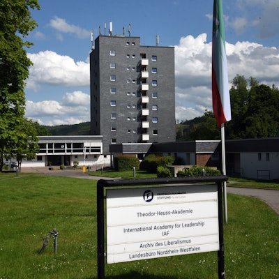 Eine Außenansicht der Akademie.