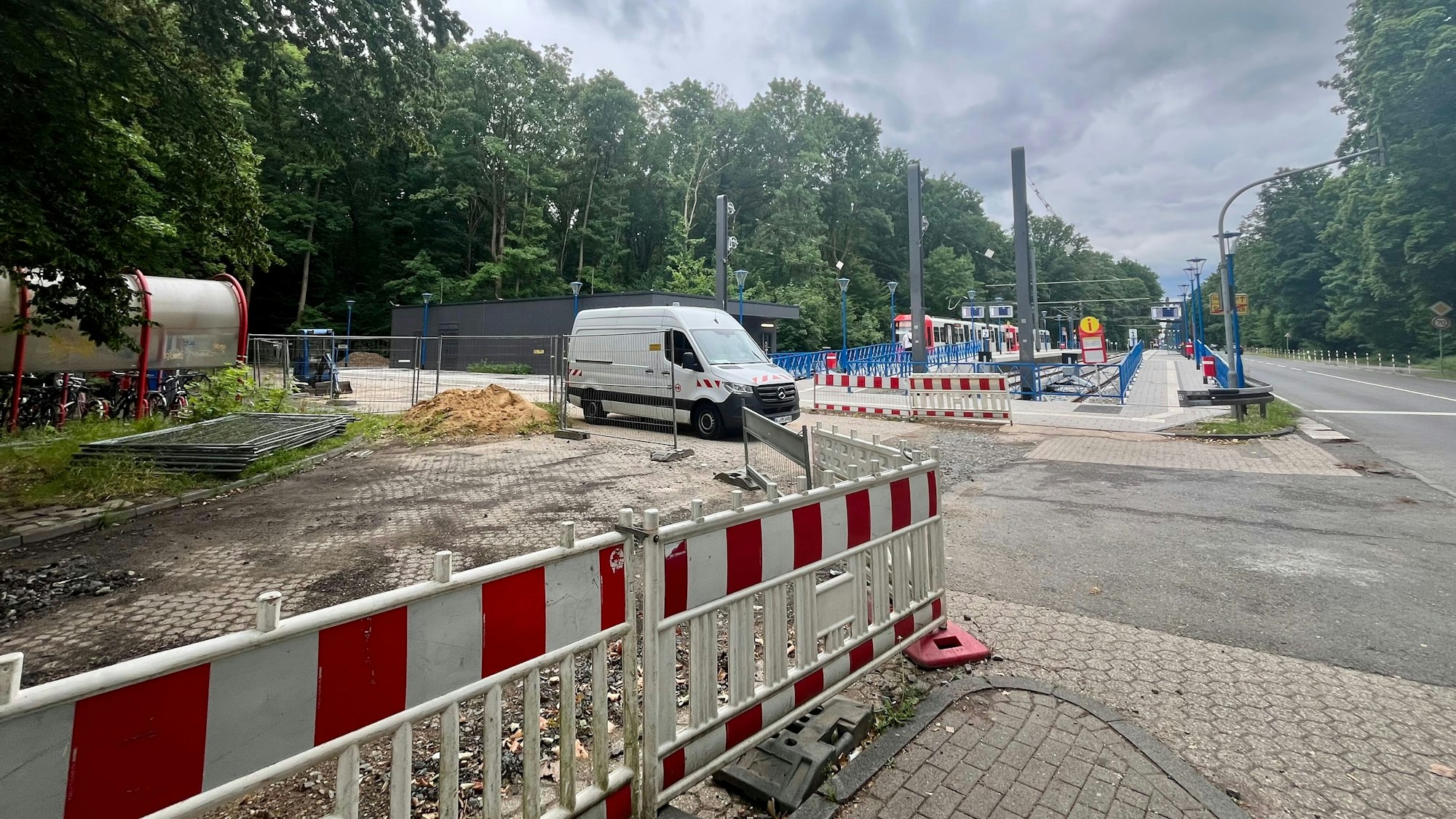 Die Buswendeschleife an der Linie 4 ist weiterhin gesperrt