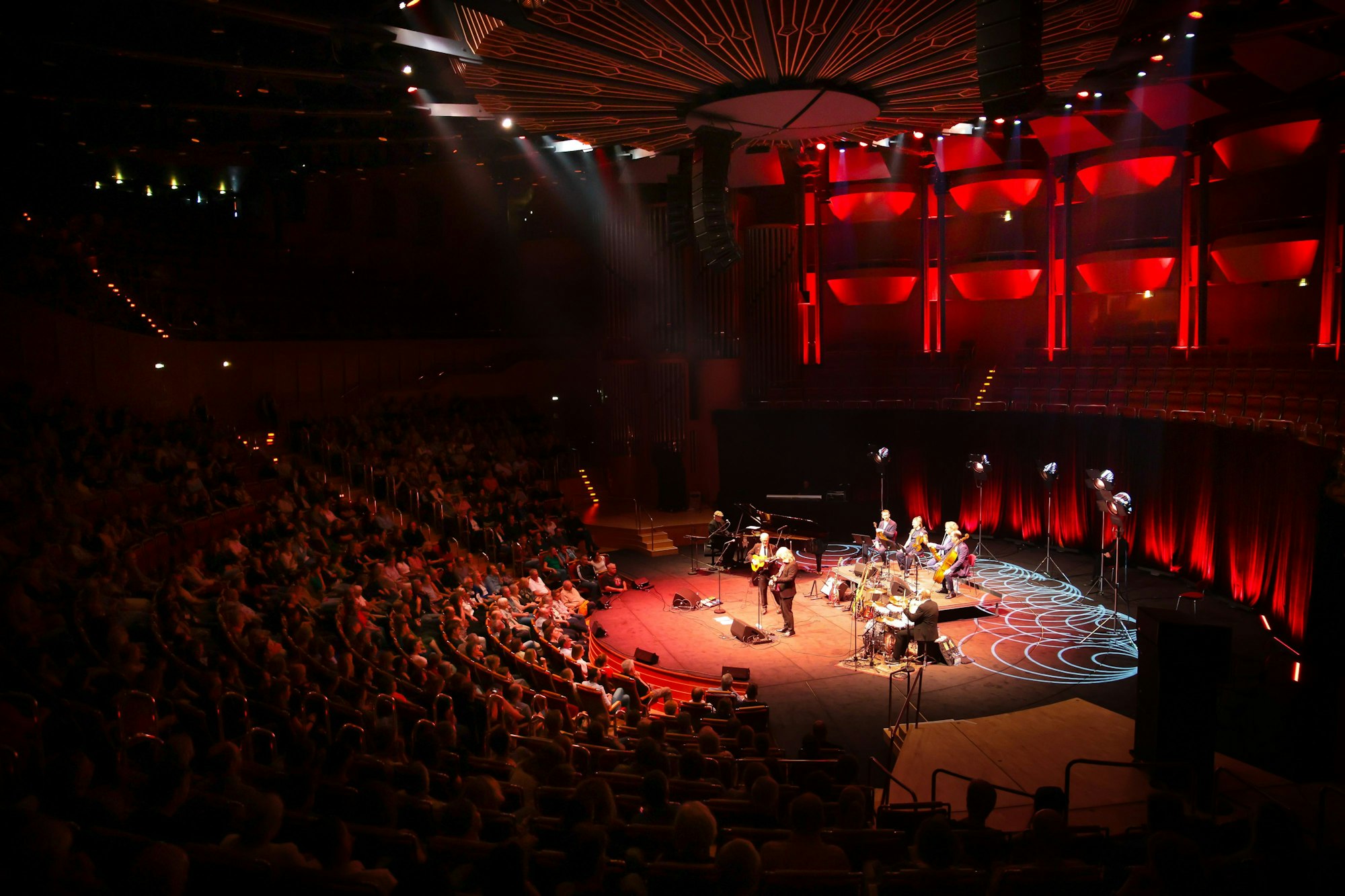 07.07.2025, Köln:Erdmöbel und das Kaiserquartett in der Kölner Philharmonie.Foto:Dirk Borm