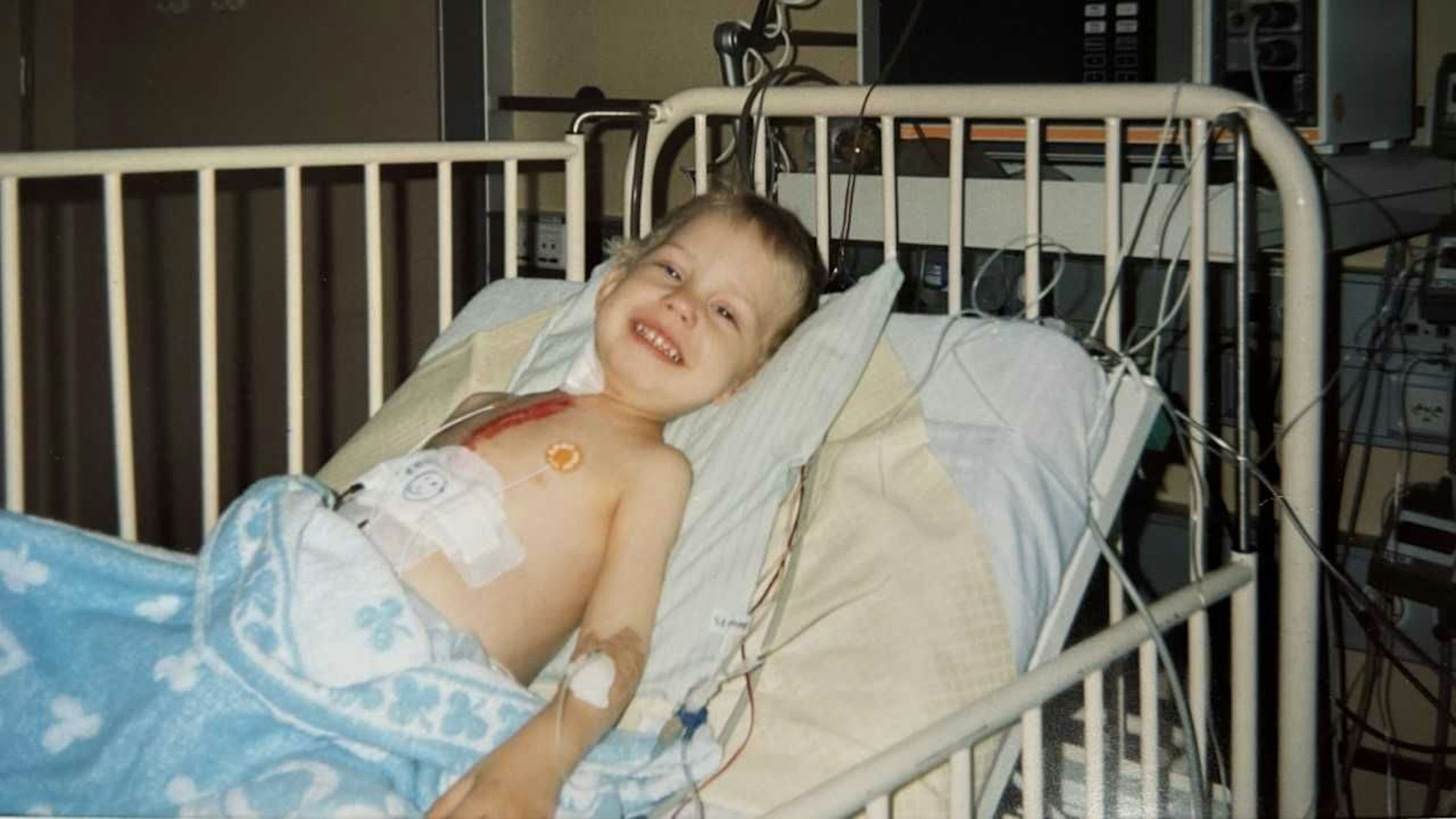 Sebastian Jost nach der ersten Herztransplantation im August 1998 im Herz- und Diabeteszentrum NRW in Bad Oeynhausen.