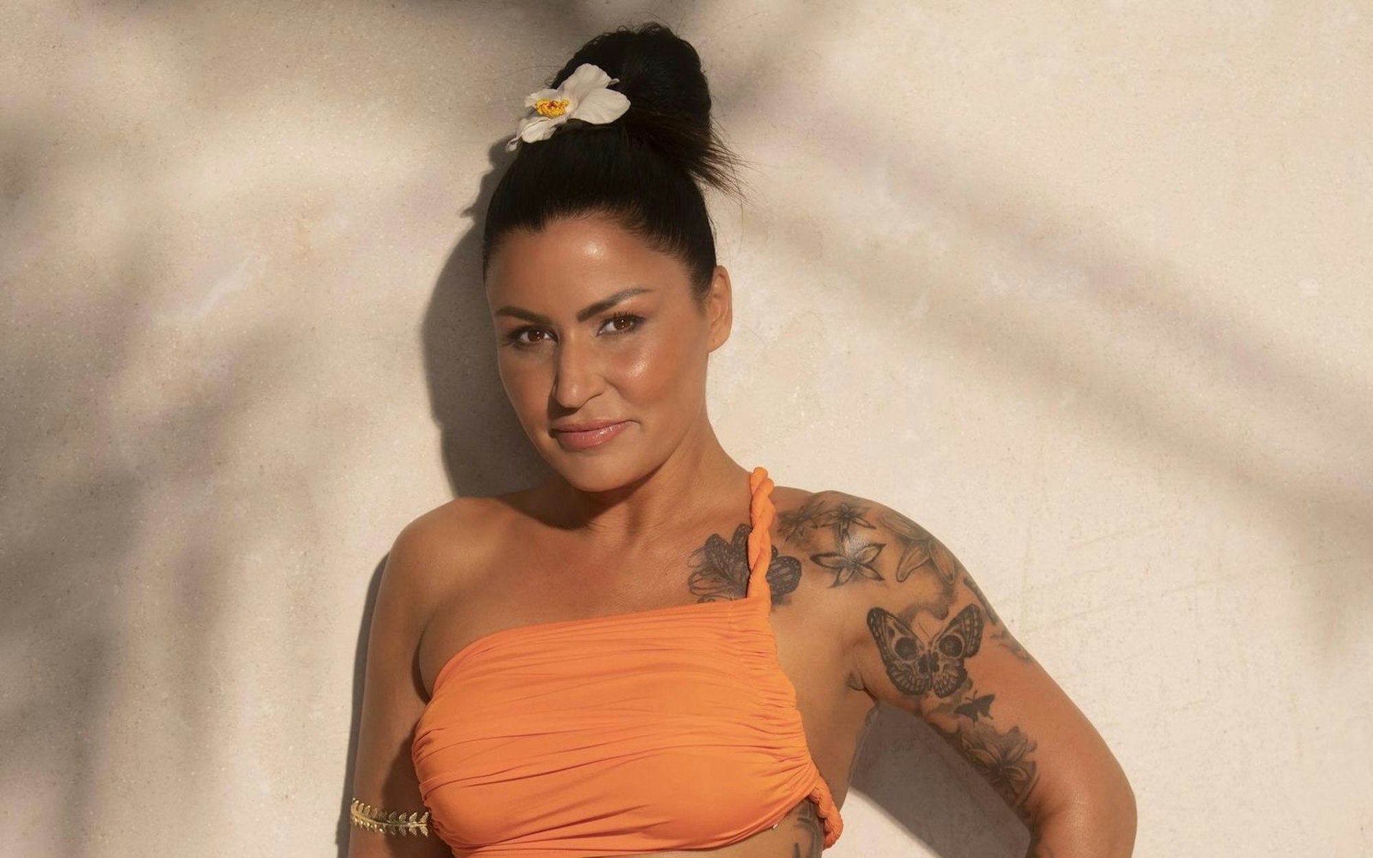Jasmin Herren war geschockt - und schockte Ihrerseits die Stars mit einer Schuldenbeichte. (Bild: Joyn / Michael de Boer)