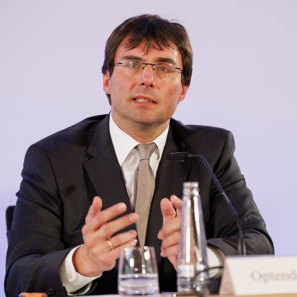 Nordrhein-Westfalens Finanzminister Marcus Optendrenk (CDU) spricht bei einer Pressekonferenz.