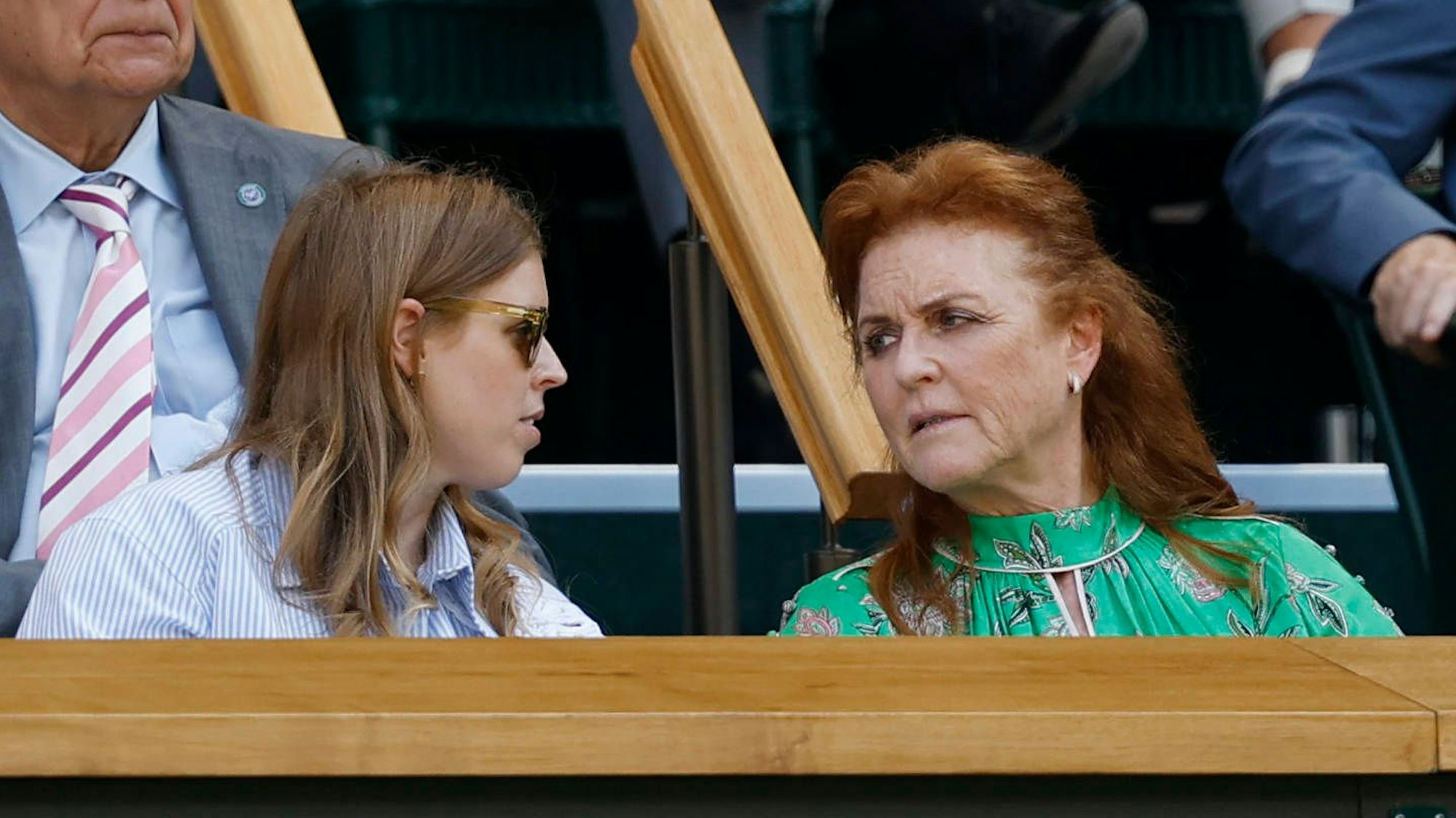 Sarah Ferguson und Prinzessin Beatrice verfolgen den Wimbledon-Auftakt gemeinsam aus der Royal Box.
