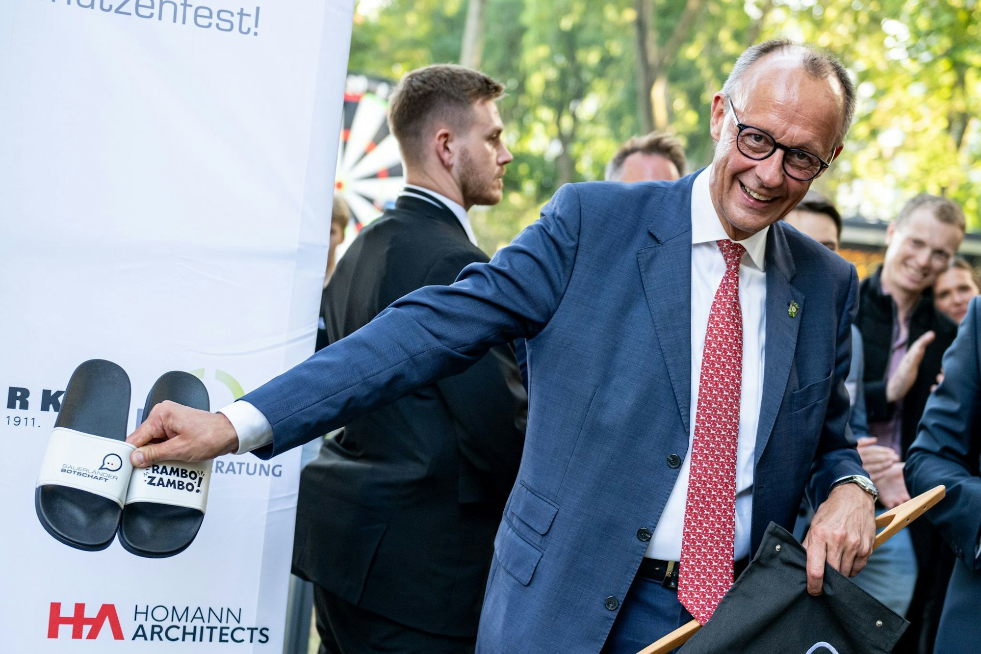 Merz hatte den Ausspruch «Rambo Zambo» im Wahlkampf als Synonym für wildes Feiern genutzt.