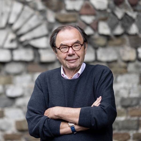 Der Kölner Unter Manfred Wefers hat in den ehemaligen Räumen eines Studenhotels eine Pop Up Galeir eröffnet, das Haus steht nah an der alten römischen Mauer.