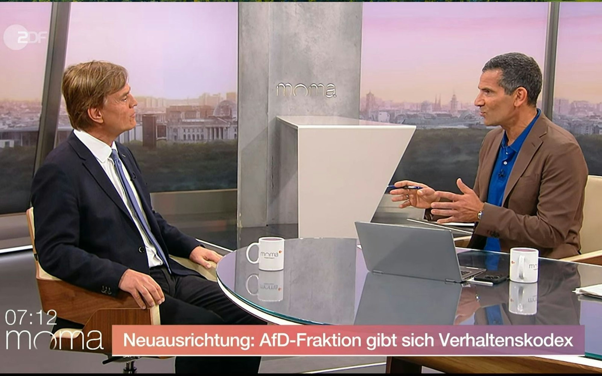 Der parlamentarische Geschäftsführer der AfD, Bernd Baumann (links), sprach am Mittwochmorgen mit ZDF-“Morgenmagazin“-Moderator Mitri Sirin. (Bild: ZDF)
