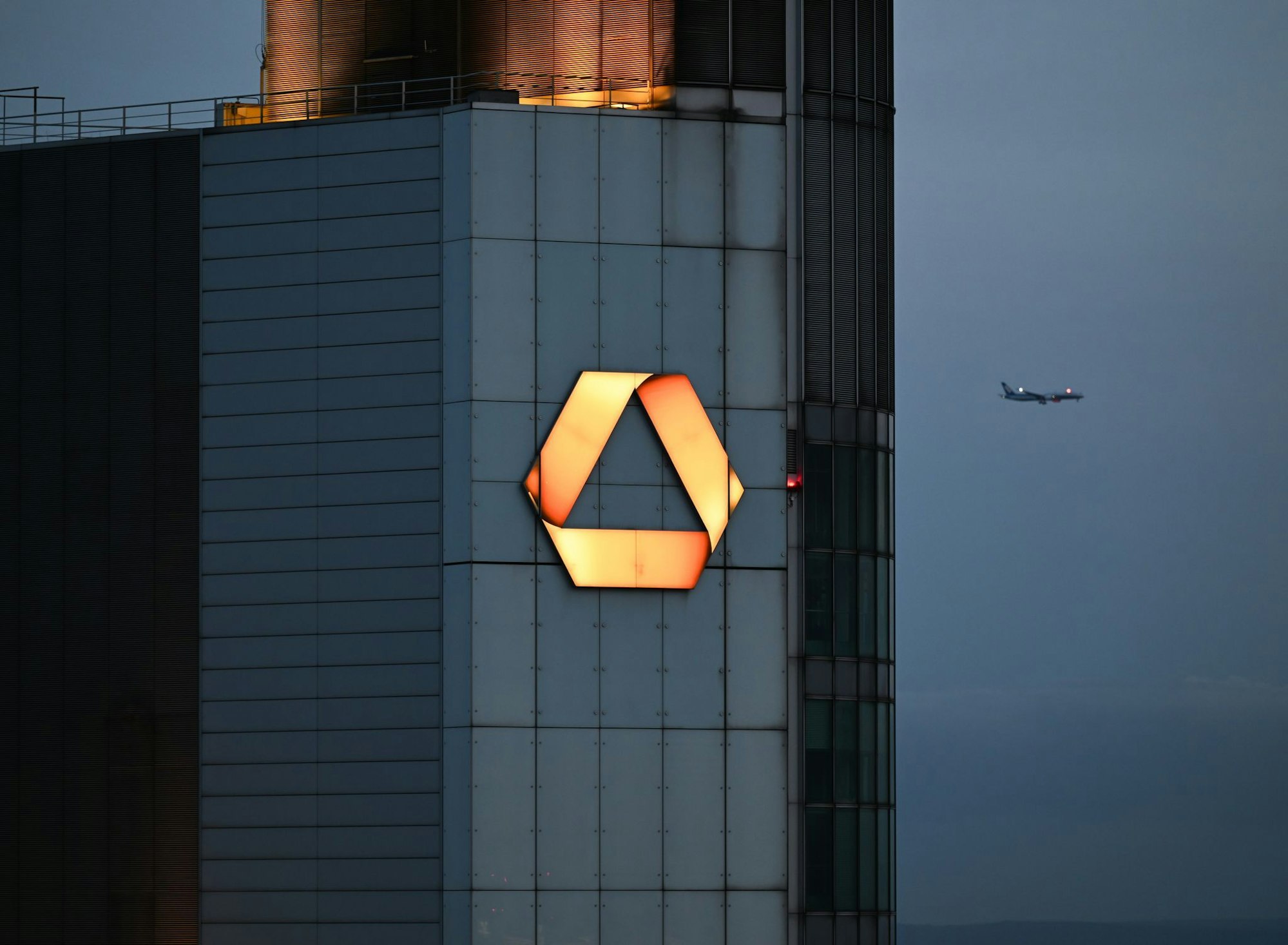 Die Commerzbank wehrt sich seit Monaten gegen Übernahmeambitionen der Unicredit. (Archivbild)