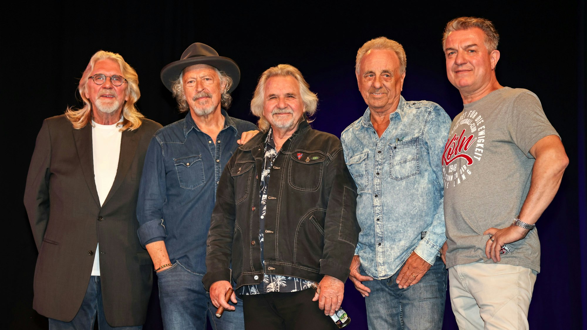 Jürgen Fritz, Wolfgang Niedecken, Tommy Engel, Erry Stoklosa und Linus (v.l.) präsentierten das Programm