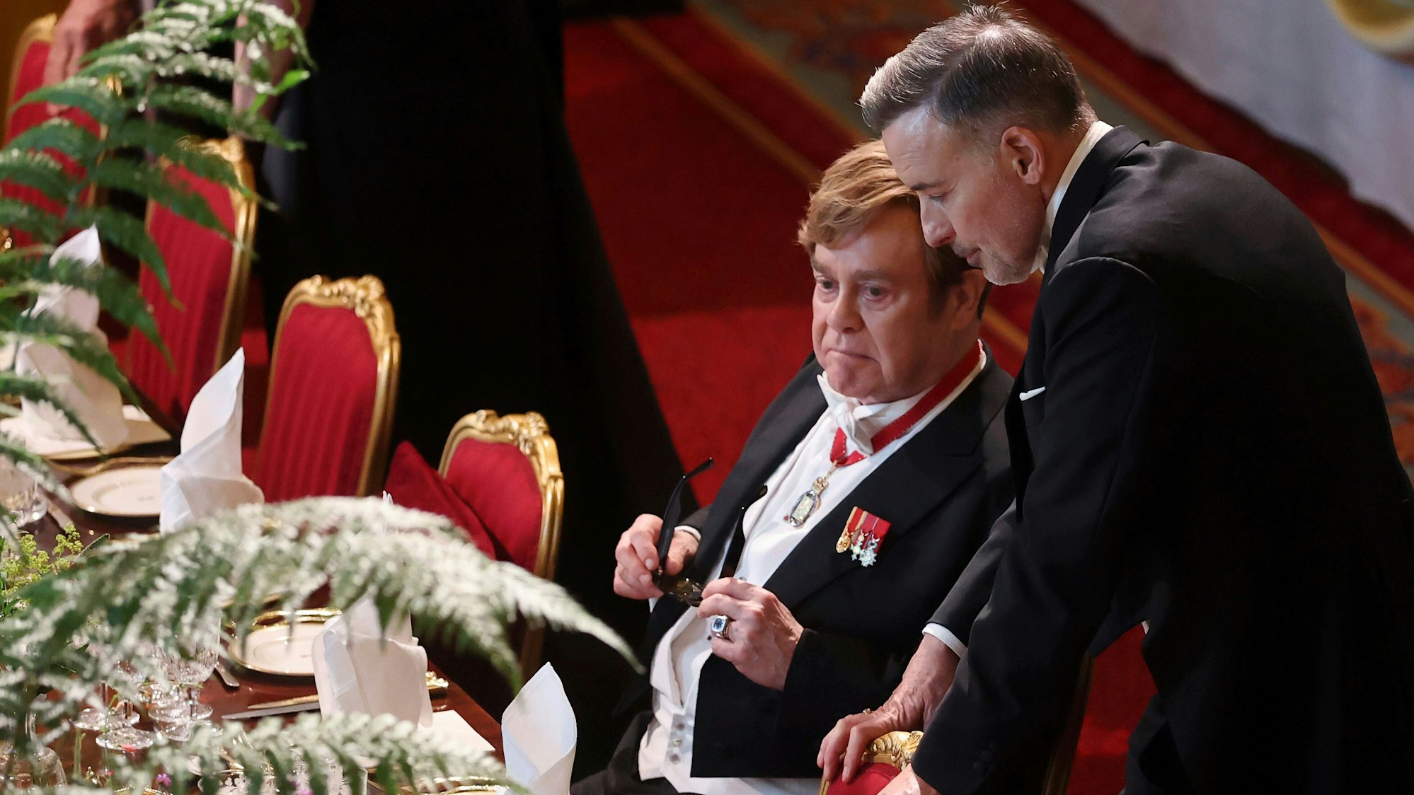 Elton John, links, und David Furnish beim Staatsbankett für den französischen Staatspräsidenten Emmanuel Macron.