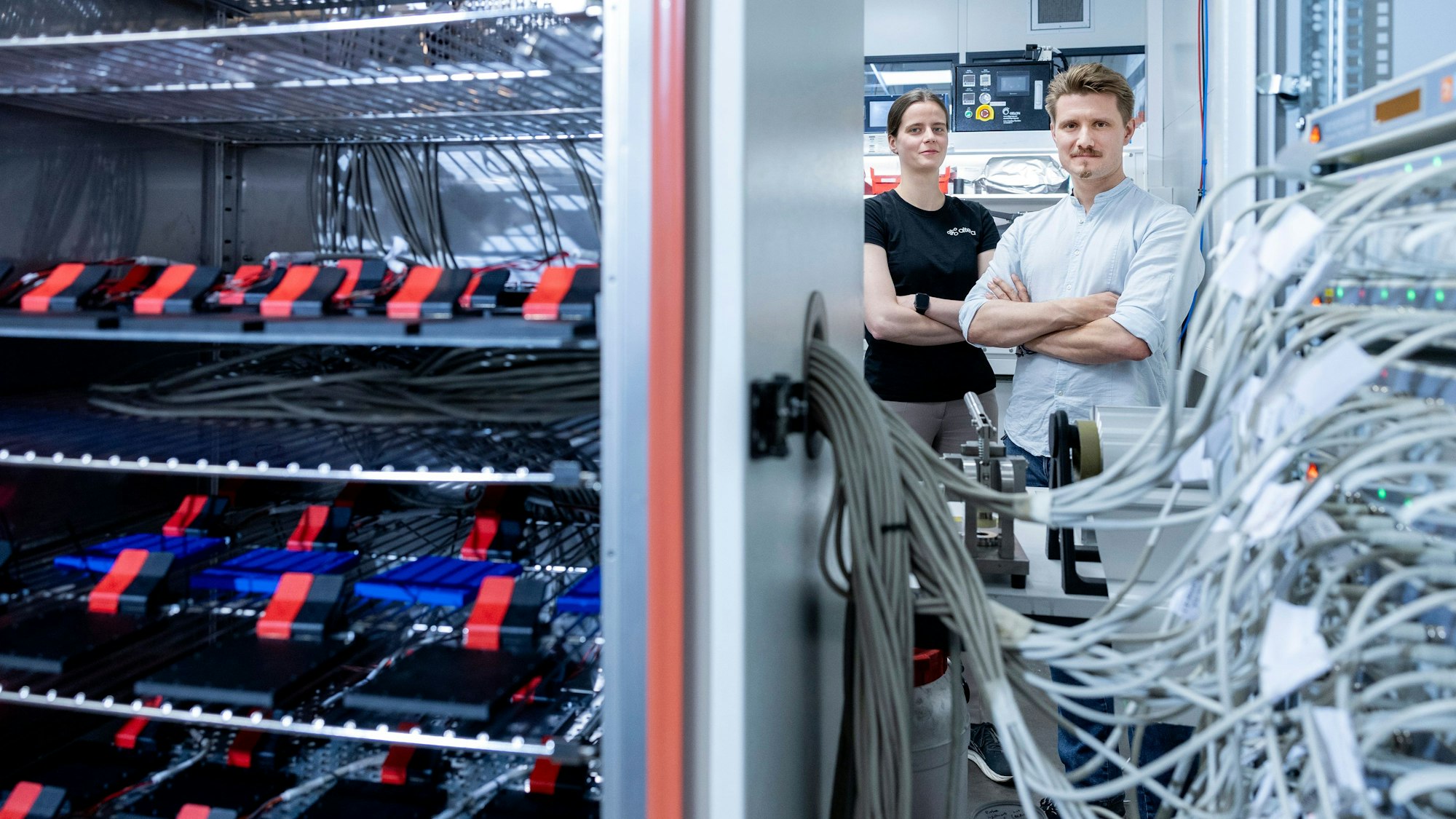 10.07.2025, Köln: Zu Besuch beim Batterie-Entwickler Alteva. Das Gateway Excellence Startup center wurde vom Bundeswirtschaftsministerium mit 10 Millionen Euro prämiert.
Im Bild die Gründer von Alteva, v.l.n.r. Ida Milow und Aiko Bernehed.
Foto: Michael Bause