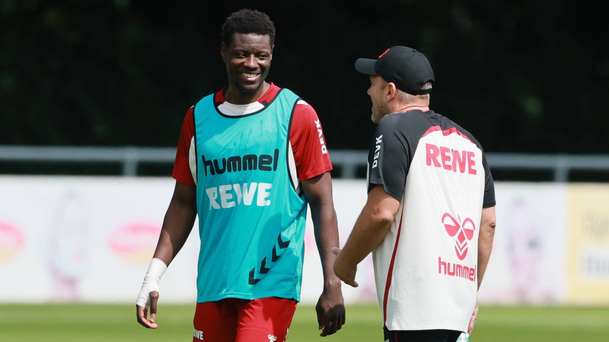 Ragnar Ache und sein neuer Trainer Lukas Kwasniok verbringen in diesen Tagen viel gemeinsame Zeit auf dem Trainingsplatz.