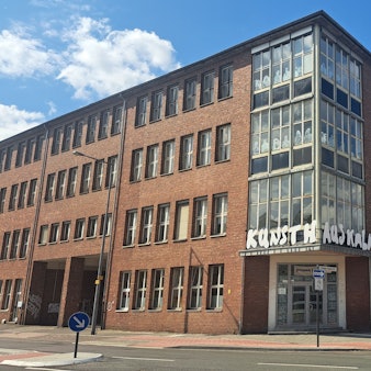 In dem Kunsthaus Kalk soll die deutschlandweit erste inklusive Klasse einer Kunstakademie entstehen.