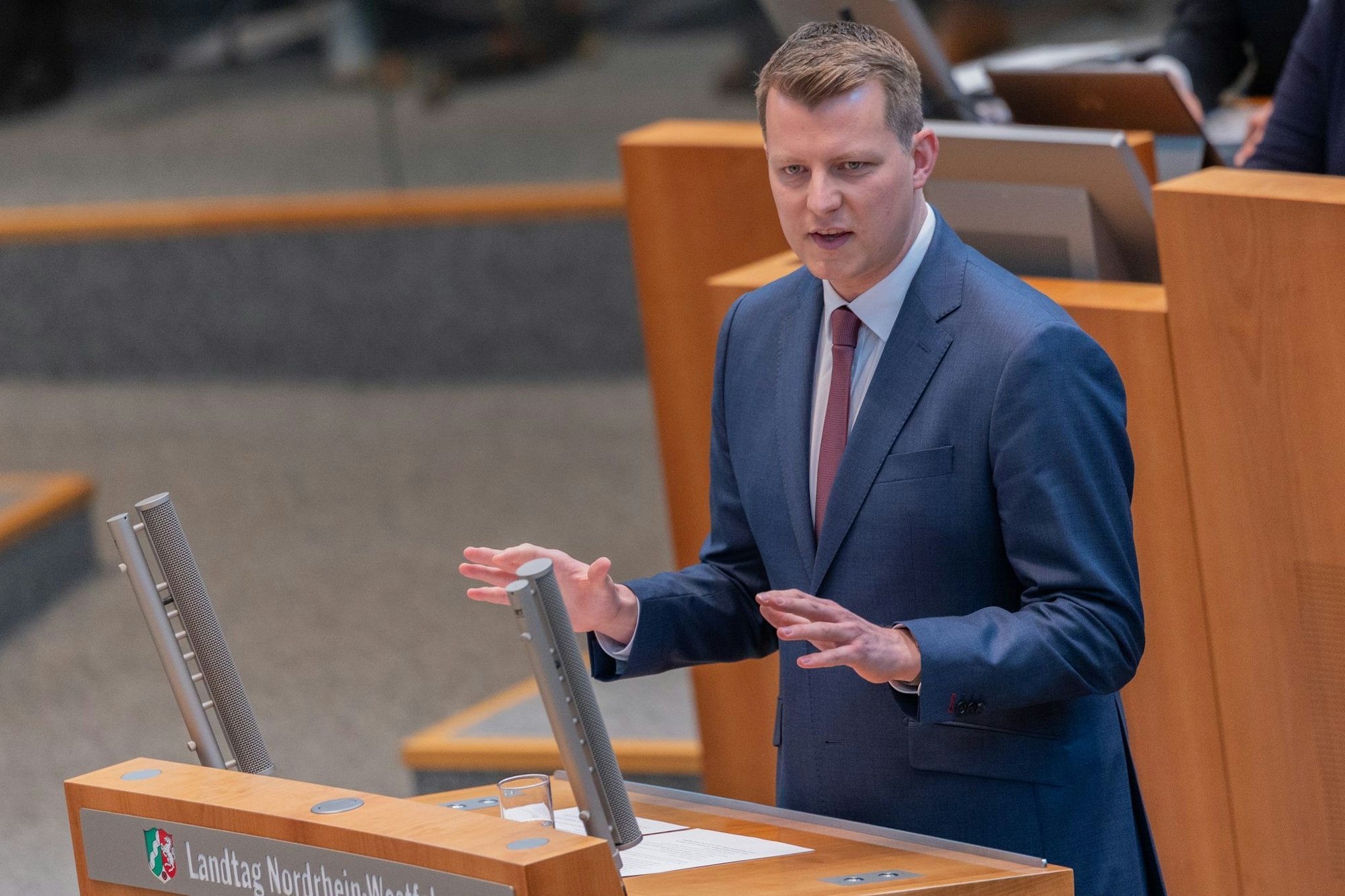 FDP-Landtagsfraktionschef Henning Höne weist die Darstellung der Landesregierung zurück, dass NRW Wachstumsmotor in Europa sei (Foto-Archiv)