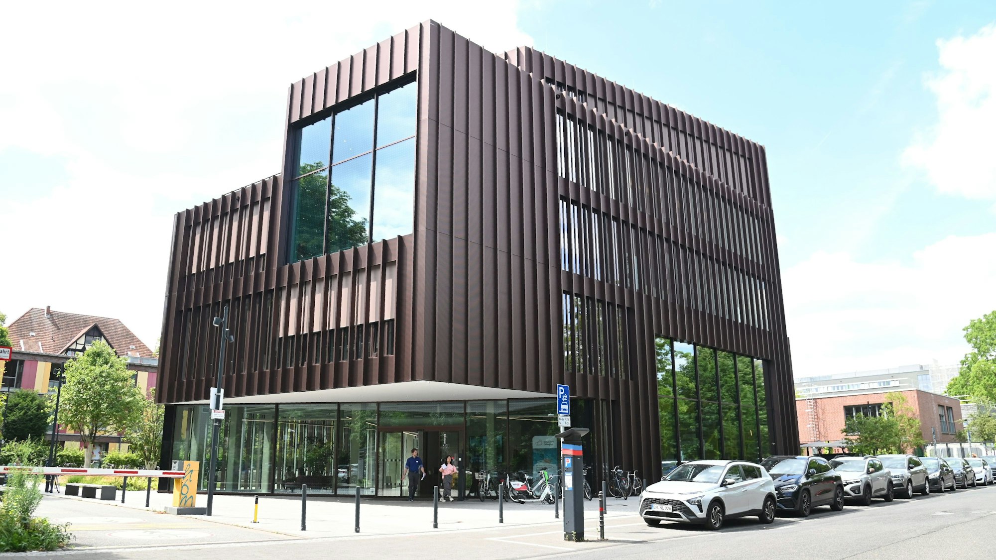 10.07.2025 Köln. Außenansicht des Gebäudes Weyertal 109. Hier ist das Gateway Exzellenz Start-up Center der Universität zu Köln untergebracht, einem Service zur Beratung bei der Neugründungen von Unternehmen aus dem Universitätsumfeld. Foto: Alexander Schwaiger