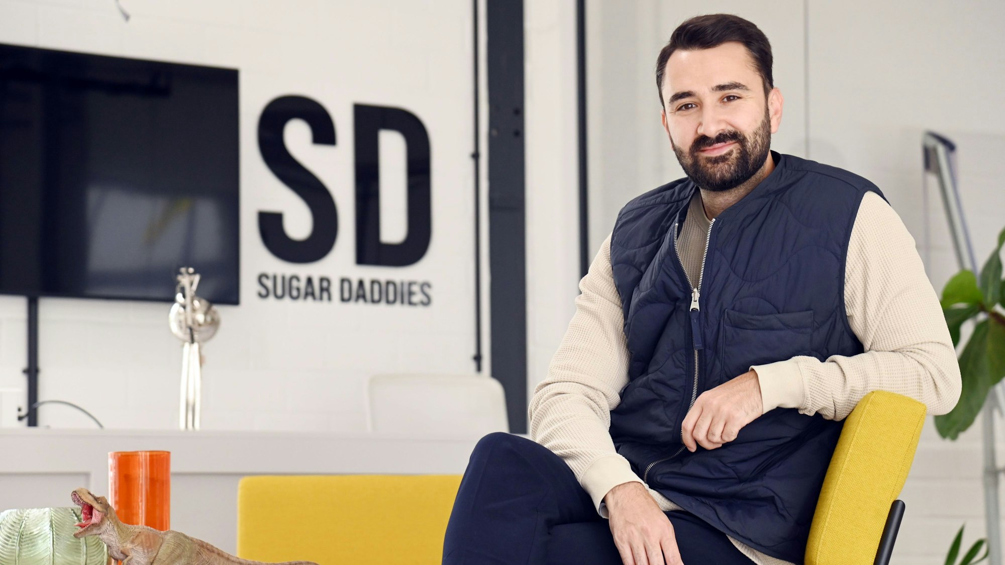 08.07.2025 Köln. Interview für Serie "Der Weg zur Million": Mark Mühürcüoglu, Kölner Gründer von O-Mochi und Cookie Bros., ist mit Keksteig zum Löffeln zum Millionär geworden und investiert jetzt selbst im Start-ups. Foto aktuell.