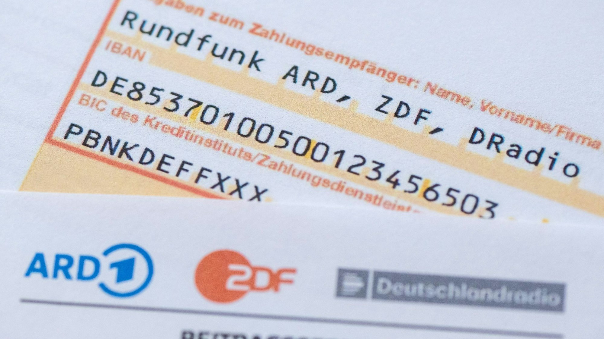 Überweisung für Rundfunkbeitrag.