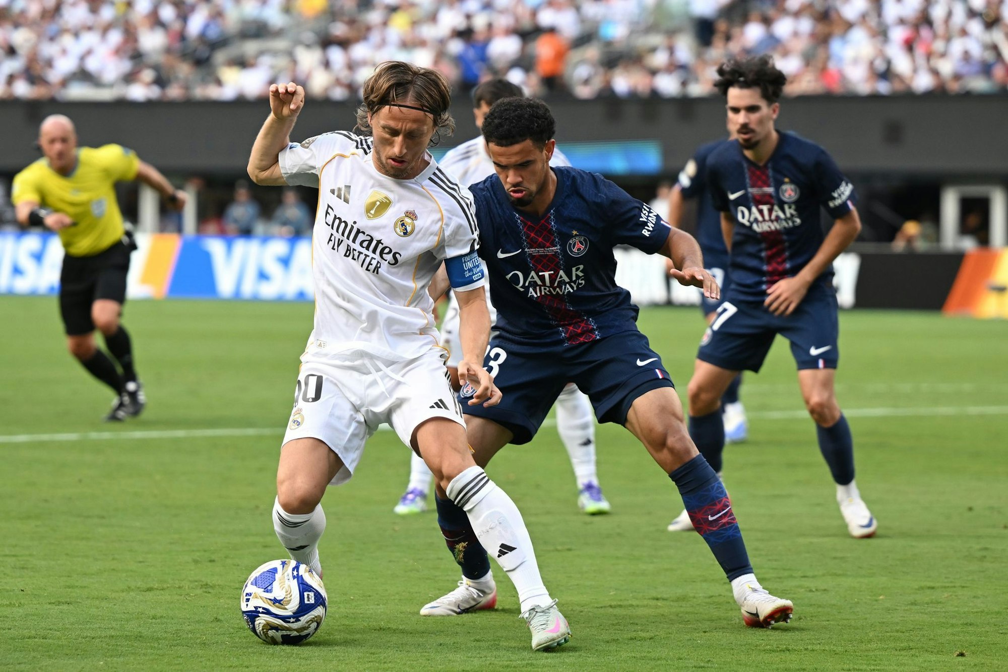 25 bittere Abschiedsminuten mit der Kapitänsbinde: Real-Legende Luca Madrid (vorne).