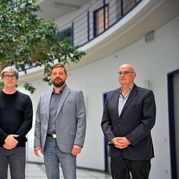 Experten und Verwaltungsspitze von rechts nach links: Volker Müller, Baudezernent Felix Ammann, Prof. Bert Bielefeld, Landrat Jochen Hagt und Rainer Schmidt vom Kölner Büro für Baumanagement BMP.