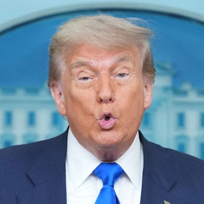 US-Präsident Donald Trump spricht im Weißen Haus in Washington zu den Medien. (Archivbild)