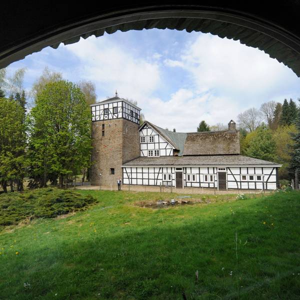 Blick von Haus Varresbeck zum Haupthof