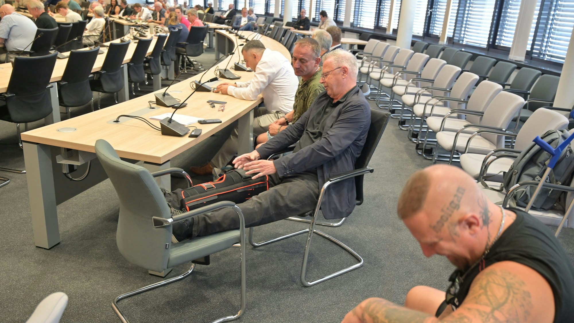 Wahlausschuss Markus Beisicht und Unterstützer Bild: Ralf Krieger