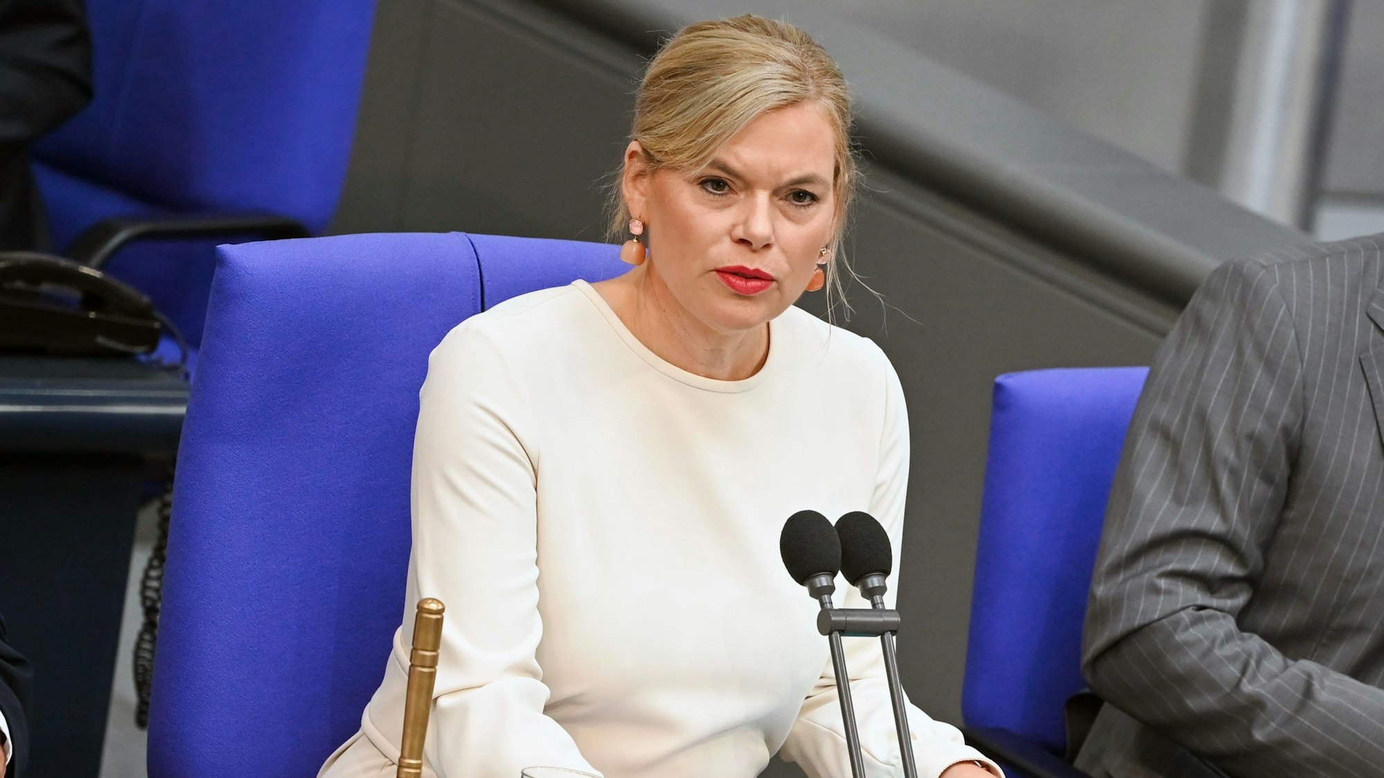 Julia Klöckner, Bundestagspräsidentin: Der Bundestag stimmt ohne Aussprache über die Wahlvorschläge des Wahlausschusses für die Richter des Bundesverfassungsgerichts ab.