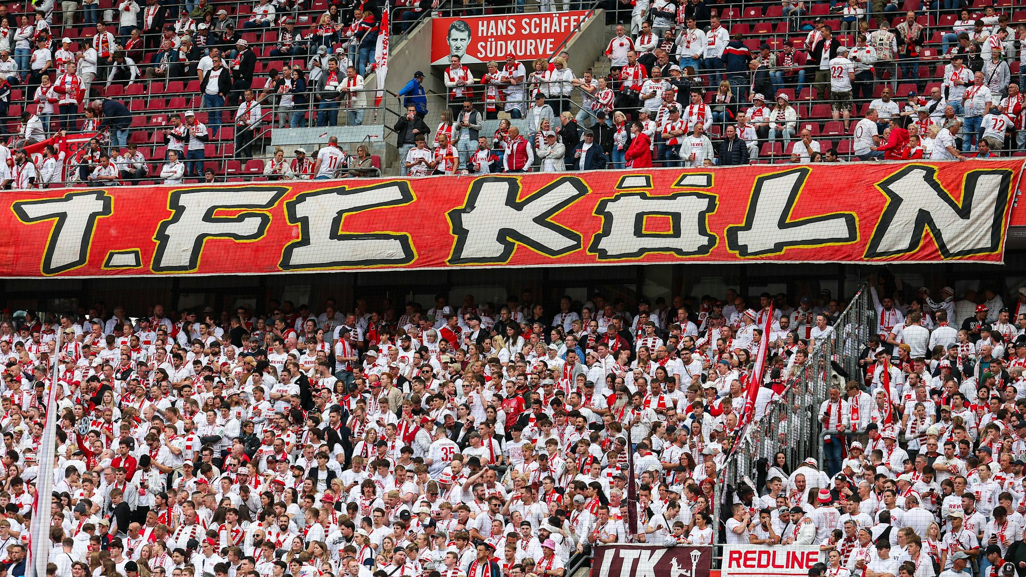 Die FC-Südkurve im Kölner Rhein-Energie-Stadion