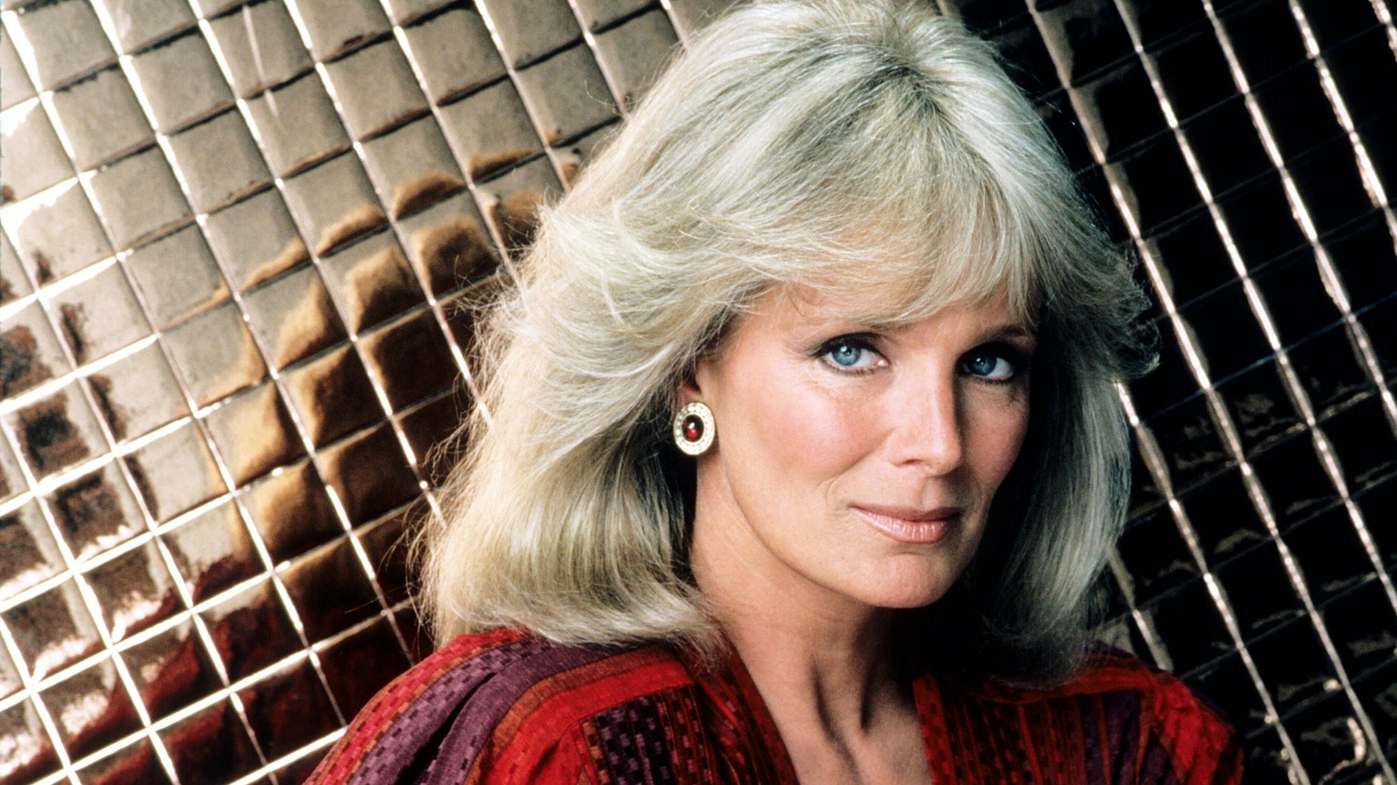 Linda Evans als Krystle Carrington.