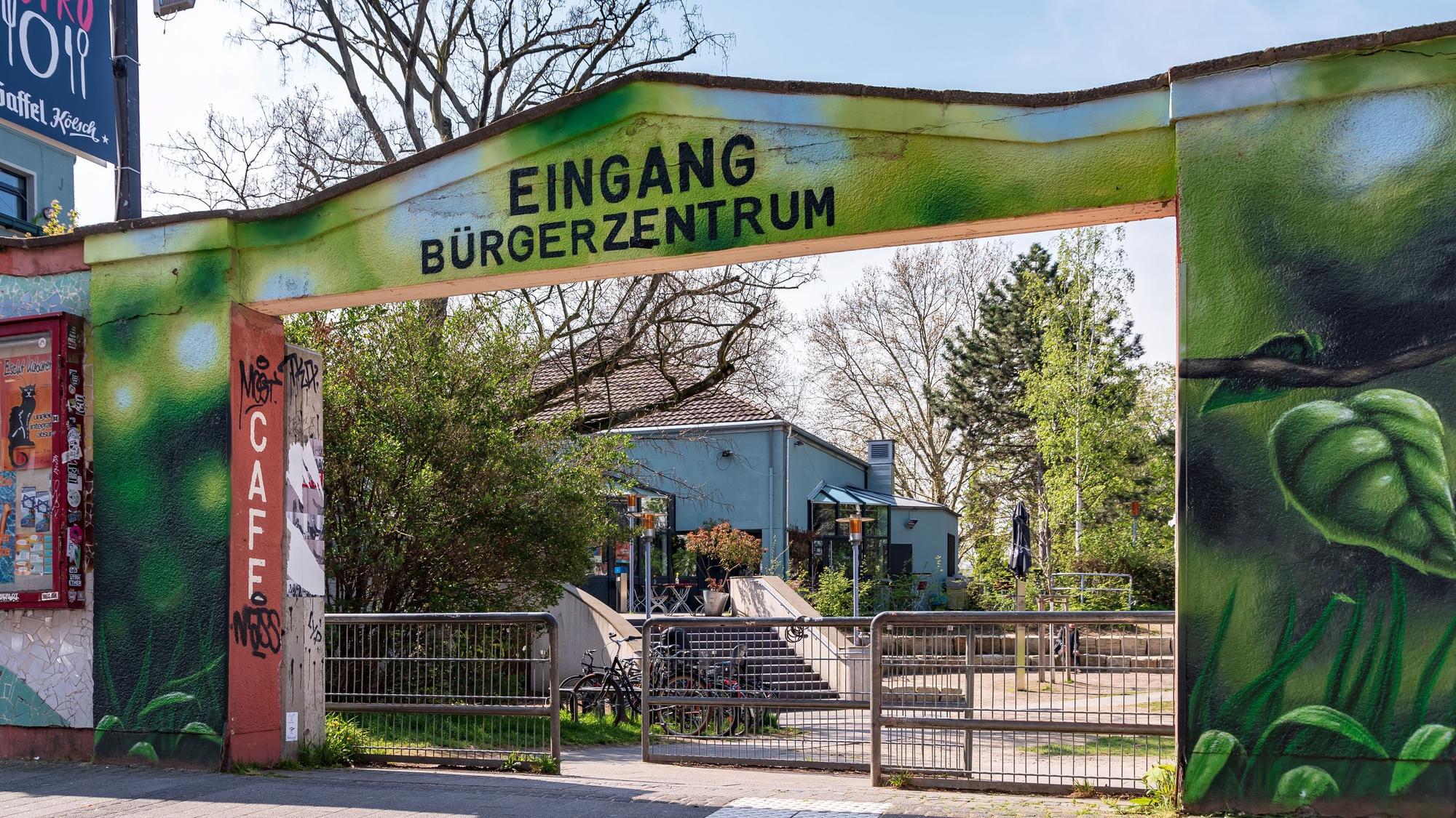 Außenansicht Eingang des Bürgerzentrum Ehrenfeld