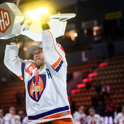 Der finnische Olympiasieger Valtteri Kemiläinen soll die Defensive der Kölner Haie unterstützen.