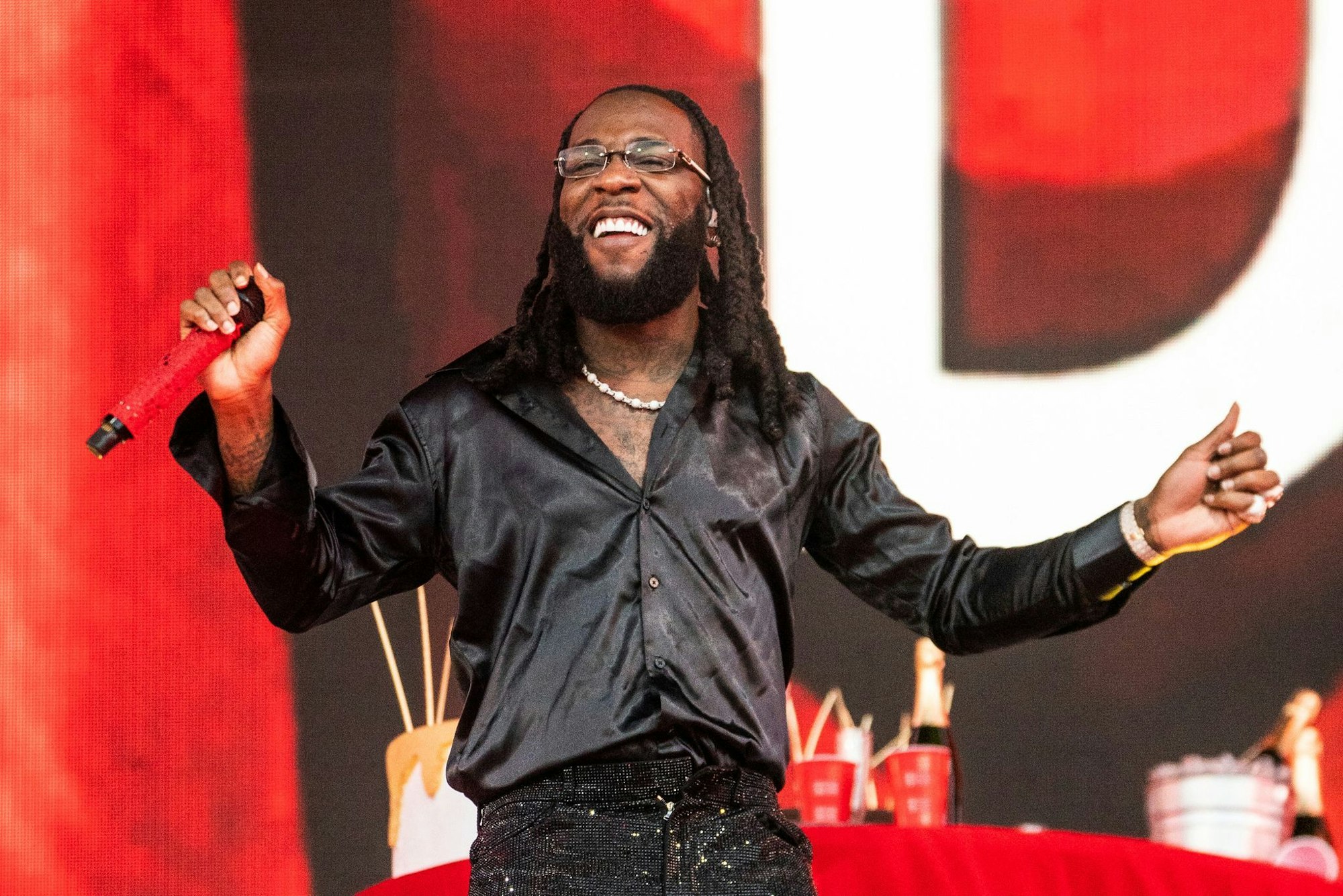Mit «No Sign of Weakness» bringt Burna Boy sein achtes Studioalbum heraus.
