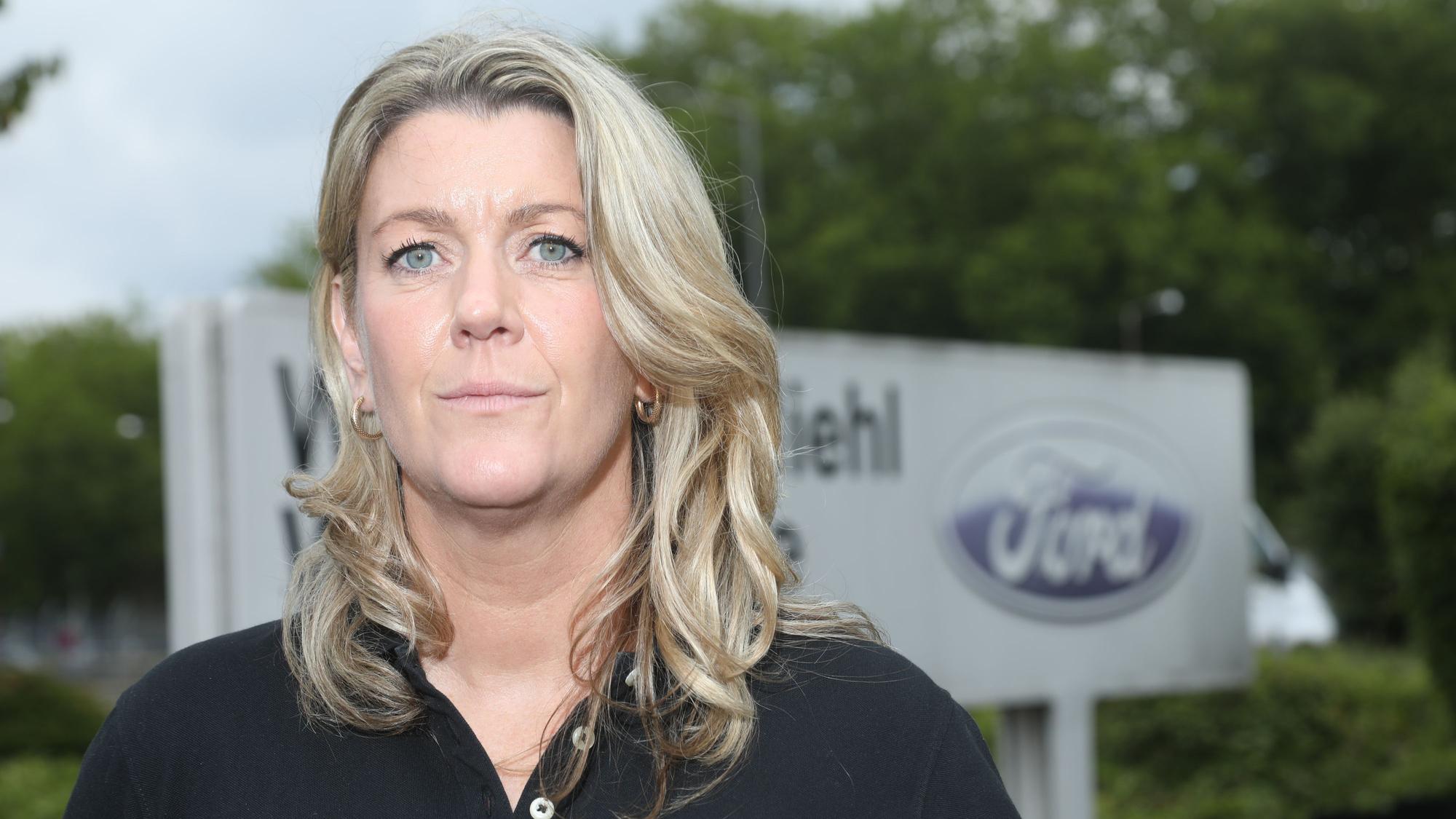 11.07.2025, Köln: Kerstin Klein von der IG Metall. Bei Ford wird die Entscheidung der US-Mutter verkündet, inwieweit die Belegschaft von 11.500 Menschen in Köln im Falle einer Insolvenz trotzdem mit Abfindungen abgesichert sind. Foto: Arton Krasniqi