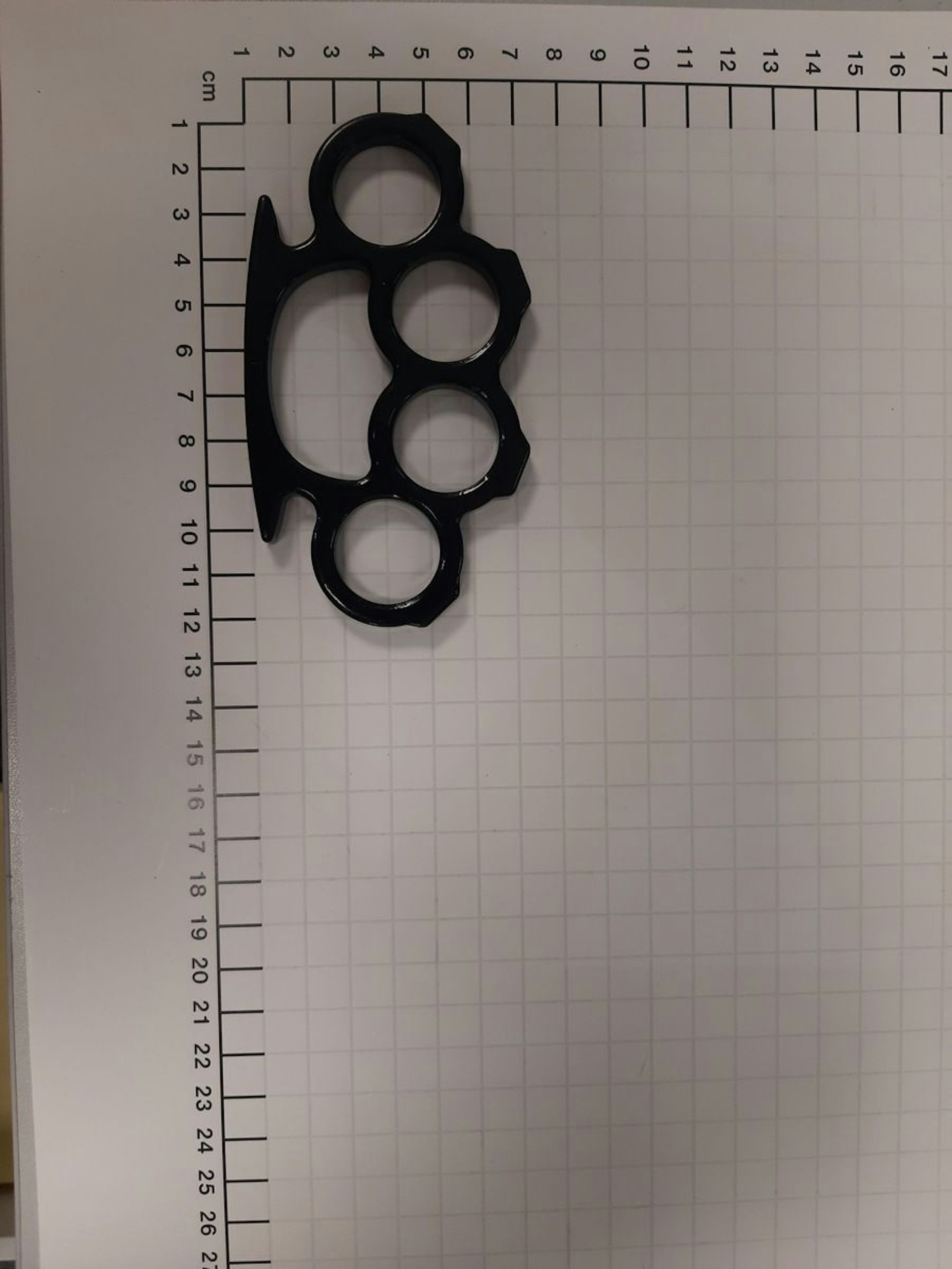 Schlagring im Handgepäck - Bundespolizei stellt verbotenen Gegenstand sicher