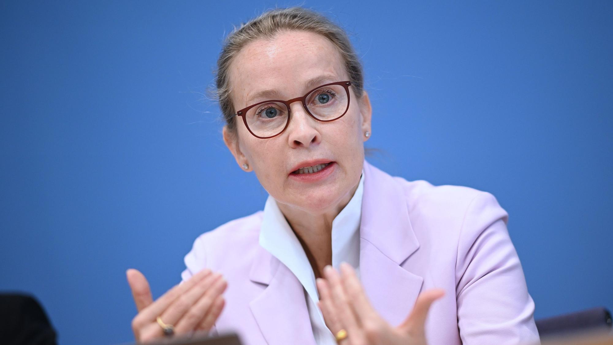 Frauke Brosius-Gersdorf, Juristin, stellt den Abschlussbericht der Kommission zur reproduktiven Selbstbestimmung und Fortpflanzungsmedizin vor.