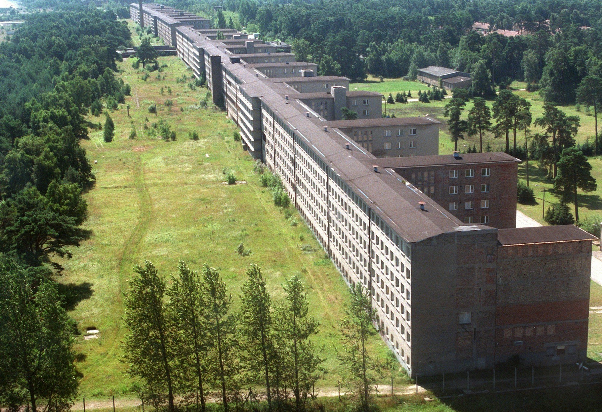 Das 1936 vom Architekten Clemens Klotz geplante und nie fertig gestellte KdF-Erholungsobjekt in Prora auf Rügen in einer Aufnahme von 2018.