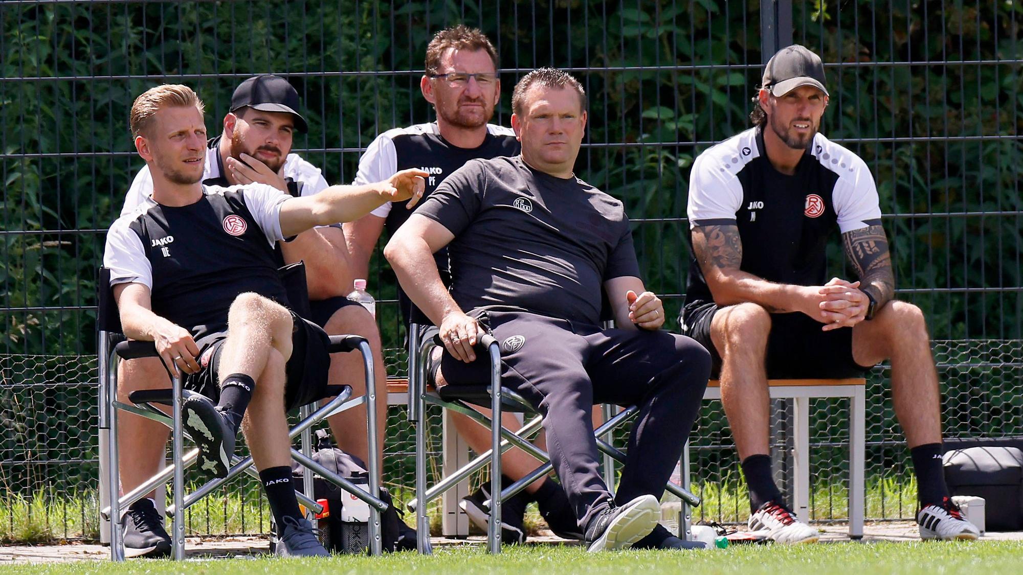 Ex-Fortuna Kapitän Dominik Ernst (l.) und Ex-Fortuna Trainer Uwe Koschinat (m.)