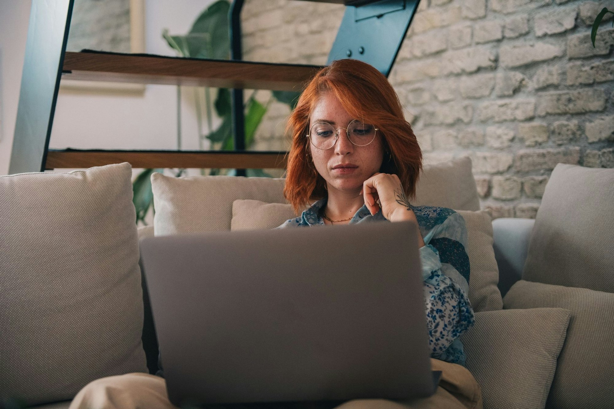 Passt der Job wirklich zu mir? Auch wenn sich ein Angebot hat sehr gut anhört, sollten Bewerber innehalten und ihre persönlichen Bedürfnisse analysieren.