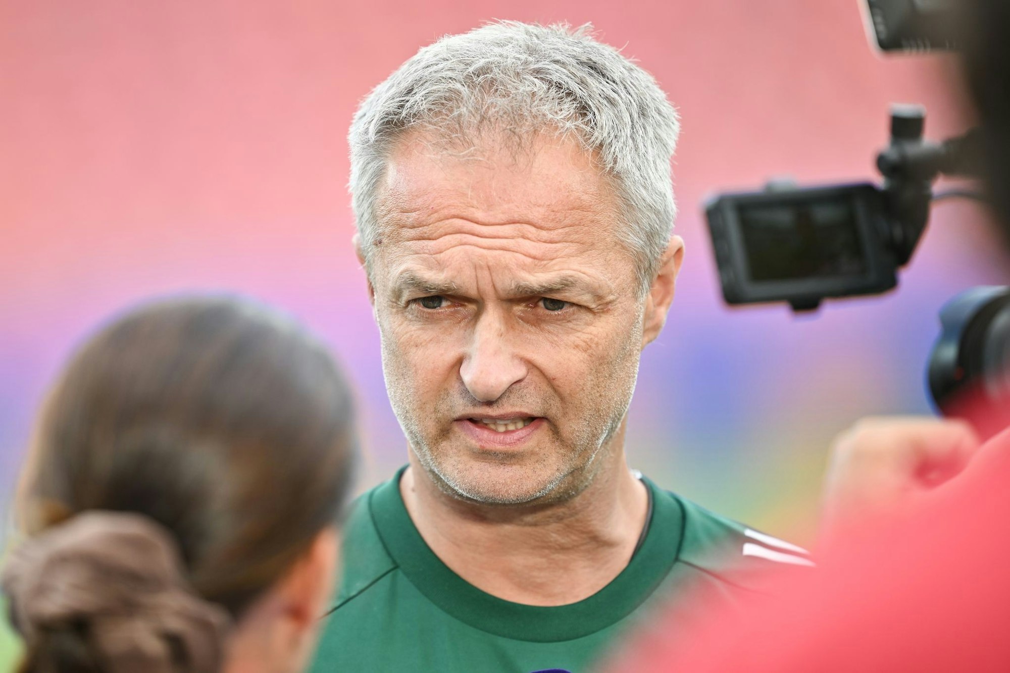 Bundestrainer Christian Wück vor dem Abschlusstraining in Zürich