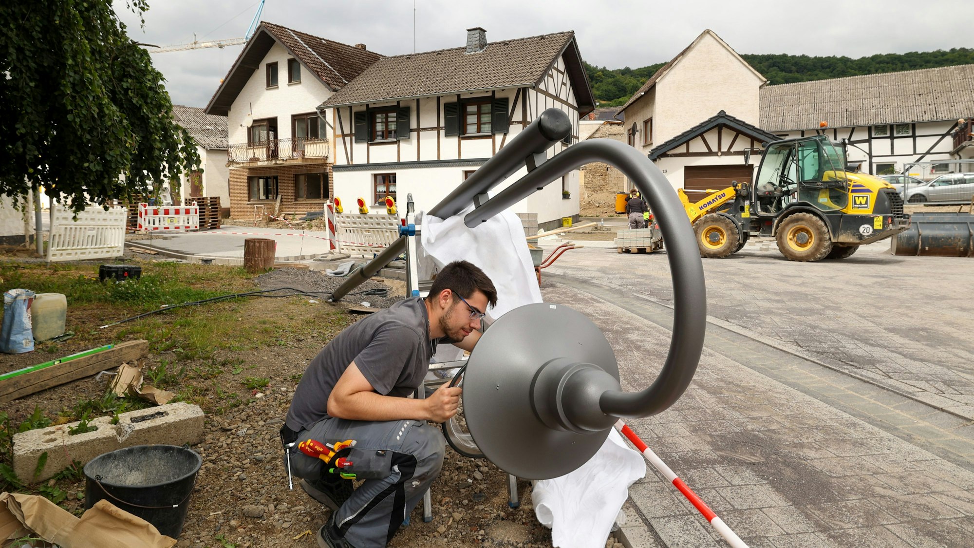 09.07.2025
Rheinland Pfalz:
SCHULD (Rheinland-Pfalz)
Am 14. Juli jährt sich die Hochwasserkatastrophe des Jahres 2021 an der Ahr zum 4. Mal. Welche Wunden sind noch offen? Warum in Schuld an der Ahr, das heftig betroffen war, bisher kaum etwas passiert ist.
Foto: Martina Goyert
mgoyert@web.de