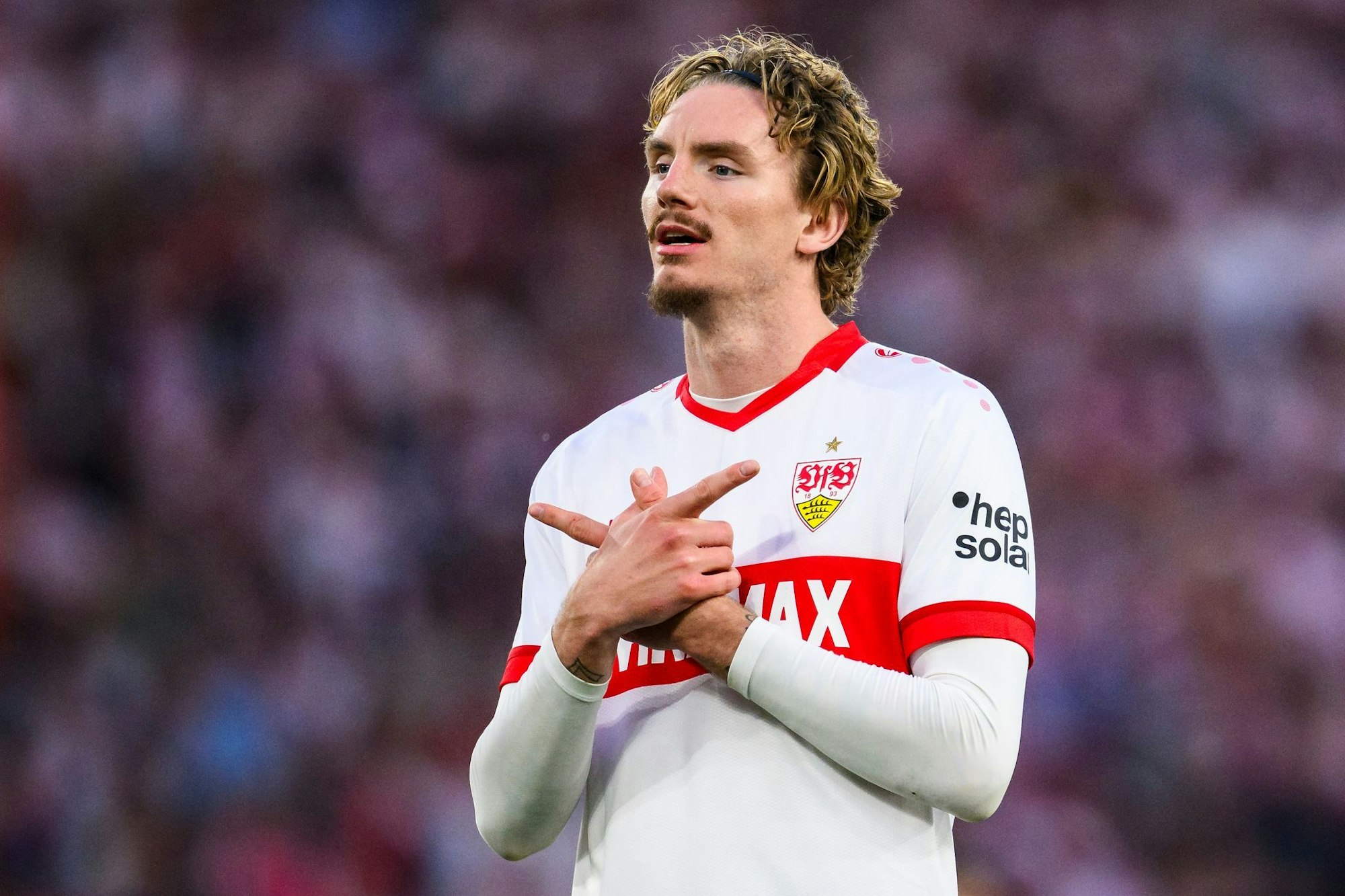Stürmer Nick Woltemade vom VfB Stuttgart wird vom FC Bayern umworben.
